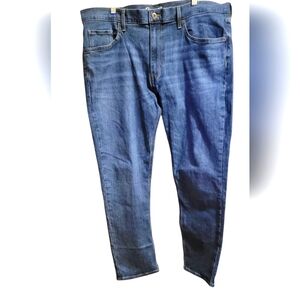 Eddie Bauer Men's Slim Fit Jeans in Classic Blue Size 40W X 30L